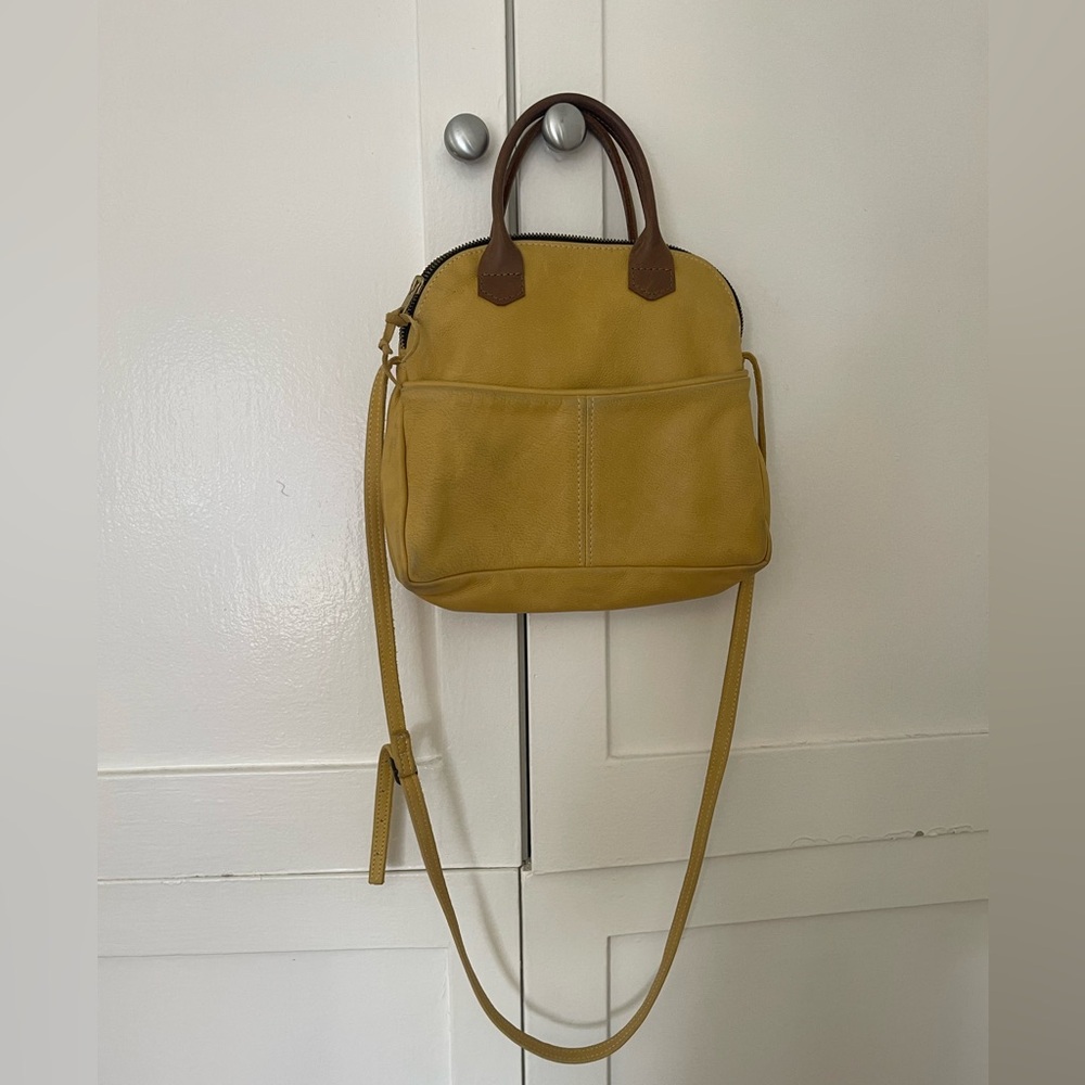 DEACTIVATING IN ONE DAY :) CAS leather purse